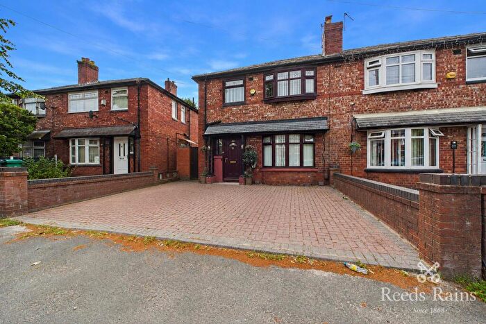 3 Bedroom Semi-Detached House For Sale In Mount Road, Manchester, M19