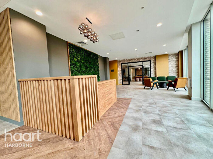 2 Bedroom Apartment To Rent In Brand New City Centre Apartment, B5