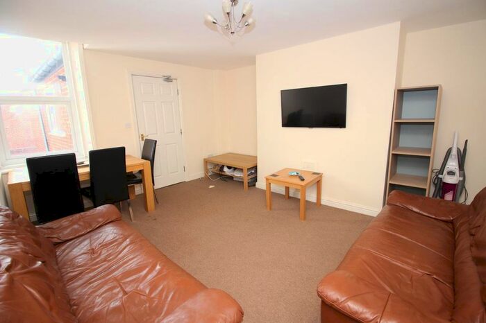 6 Bedroom Maisonette To Rent In Stratford Grove West, Sandyford, Newcastle Upon Tyne, NE6