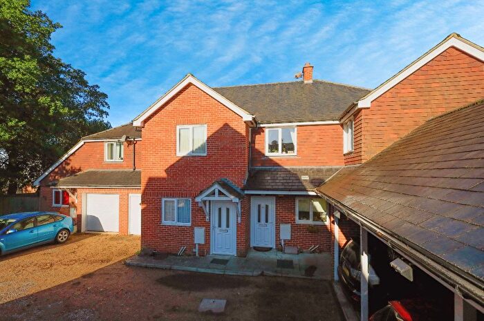 2 Bedroom Property To Rent In Old Vicarage Close, Heathfield, TN21