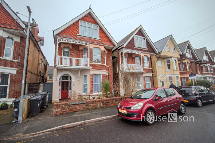 6 Bedroom Detached House For Sale In Grosvenor Gardens, Bournemouth, BH1