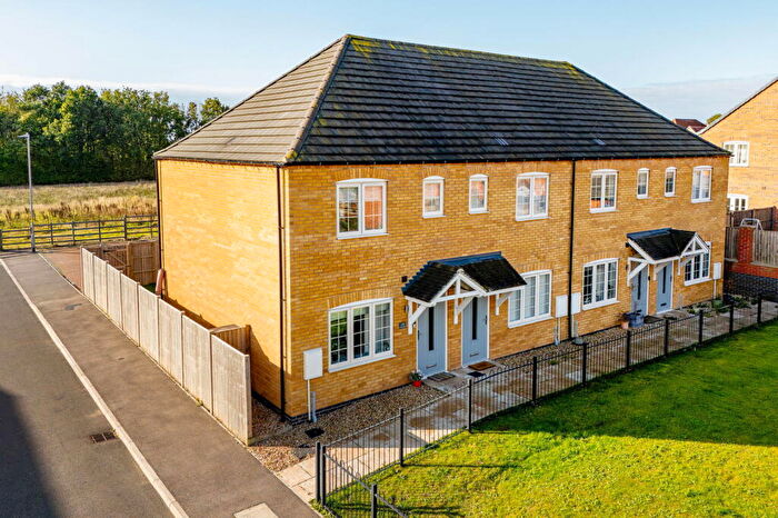 2 Bedroom End Of Terrace House For Sale In Wessex Way, Ingham, LN1