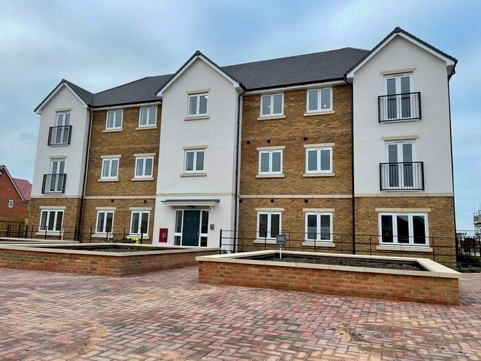 2 Bedroom Flat To Rent In Erlestoke Avenue, Didcot OX11