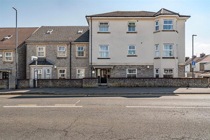 2 Bedroom Flat For Sale In Hanham Road, Kingwood, Bristol, BS15