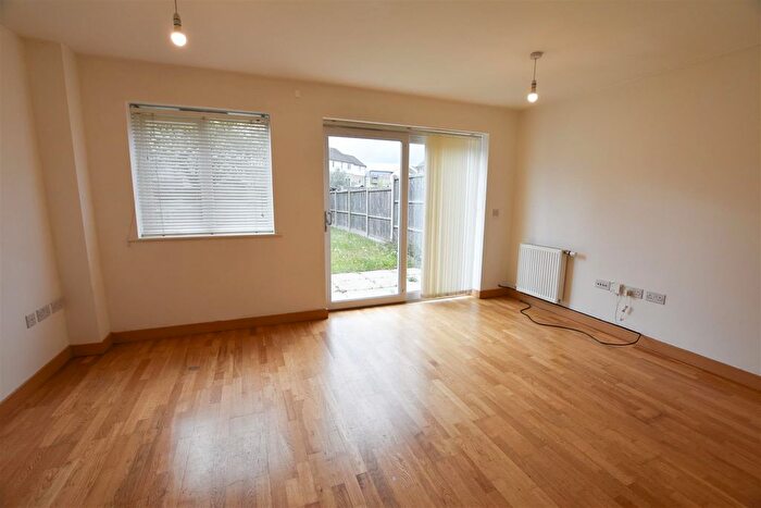 2 Bedroom Property To Rent In Evergreen Drive, West Drayton, UB7