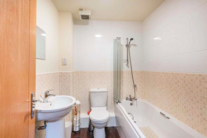2 Bedroom Apartment To Rent In St Margarets Court, Maritime Quarter, Swansea, SA1