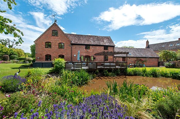 4 Bedroom Barn Conversion For Sale In Upton Warren, Bromsgrove, Worcestershire, B61