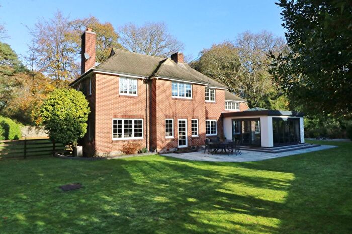 4 Bedroom Detached House For Sale In Netley Hill Estate, Southampton, SO19