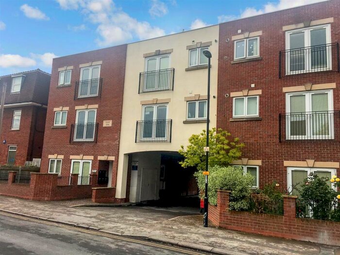 1 Bedroom Apartment To Rent In Blondvil Street, Cheylesmore, Coventry, CV3