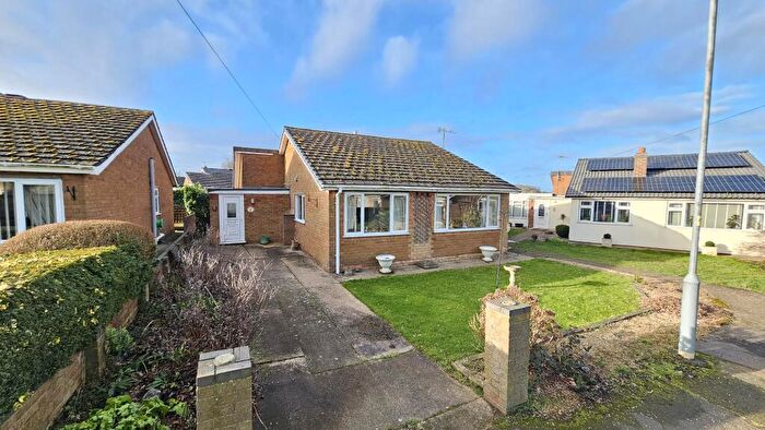 3 Bedroom Detached Bungalow For Sale In The Green, Leasingham, NG34