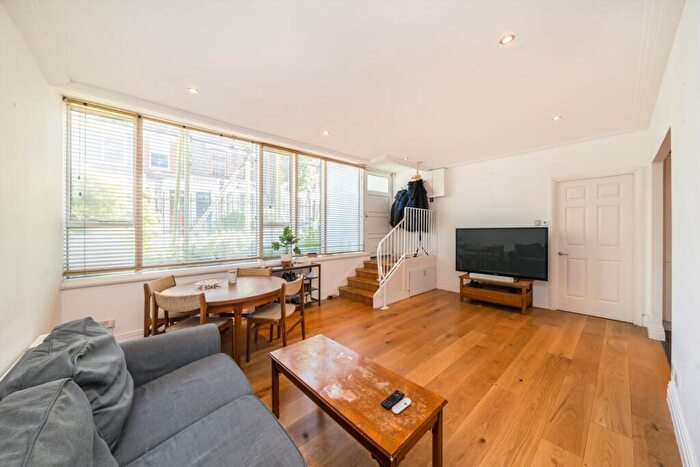 2 Bedroom Flat For Sale In Drayton Park, Highbury, N5