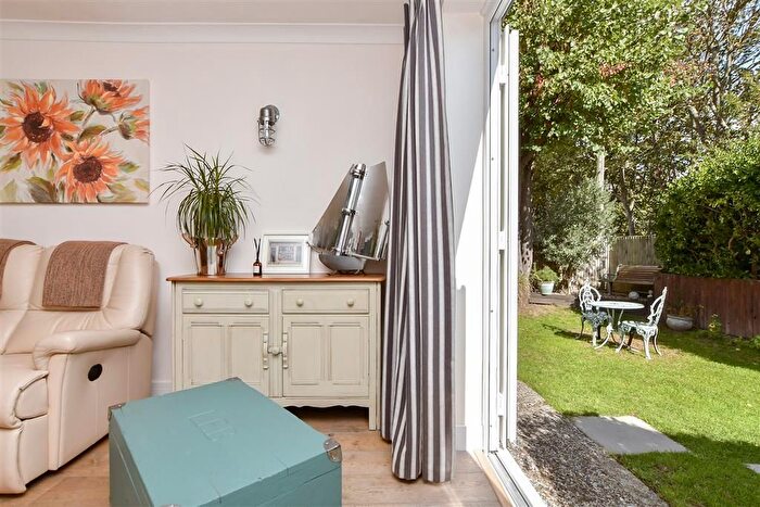 2 Bedroom Detached Bungalow For Sale In Linden Avenue, Broadstairs, Kent, CT10