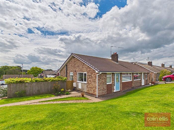 2 Bedroom Semi-detached Bungalow For Sale In Osgodby Grove, Scarborough, YO11
