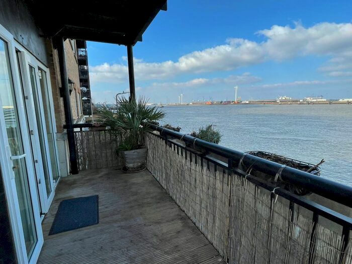 3 Bedroom Flat To Rent In Clifton Marine Parade, Gravesend, DA11