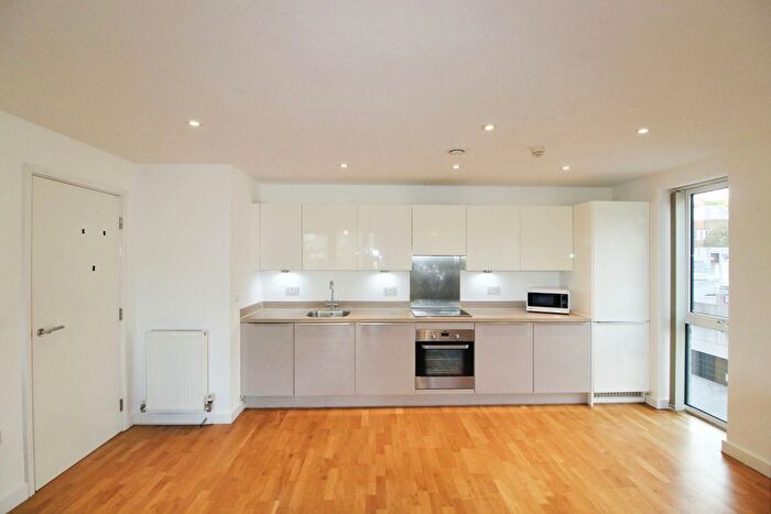 2 Bedroom Flat To Rent In Crossways, Windsor Road, Slough, SL1