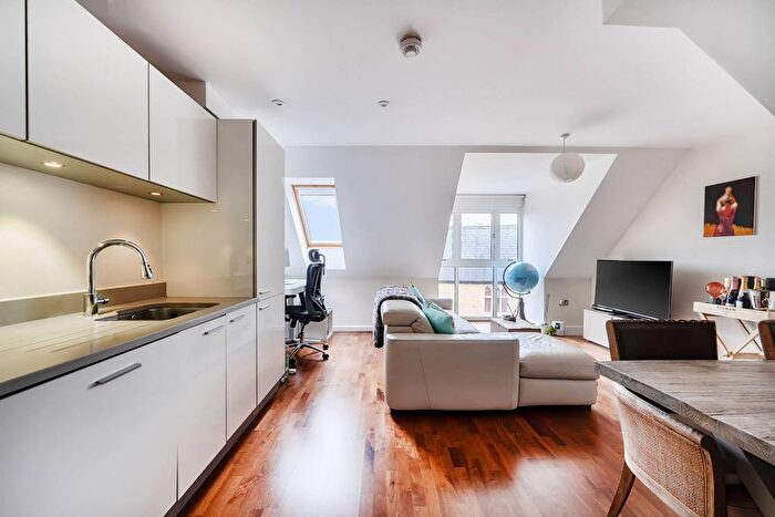 1 Bedroom Flat For Sale In The Pump House, Fulham, London, SW6