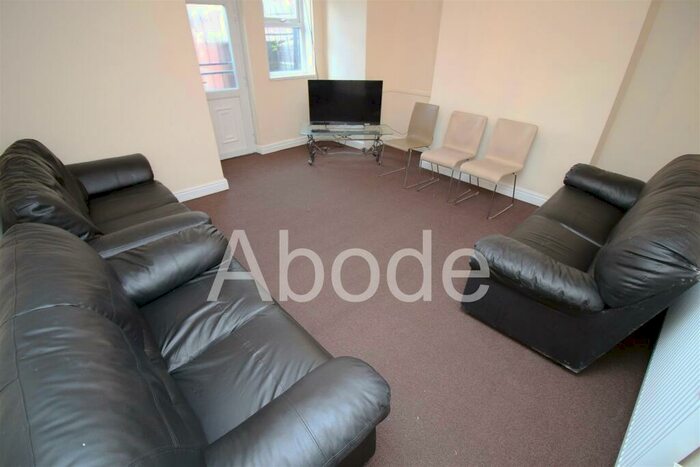 6 Bedroom House To Rent In Queens Road, Hyde Park, Leeds, LS6