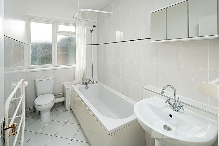 1 Bedroom Flat To Rent In Walton Court, Fairfax Road, South Hampstead, NW6