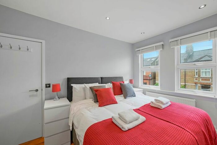 1 Bedroom Flat To Rent In Haydons Road, London, SW19