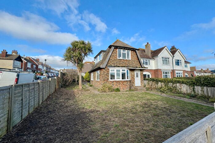 2 Bedroom Detached House For Sale In Steyne Road, Seaford, BN25