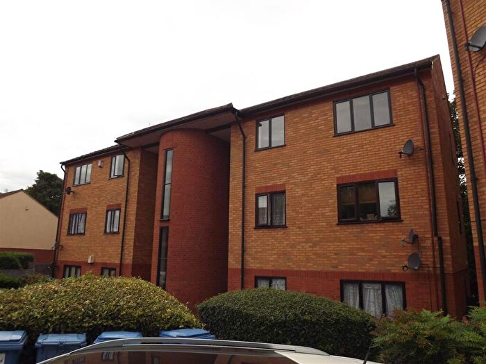 2 Bedroom Flat To Rent In Marigold Place, Old Harlow, Essex, CM17