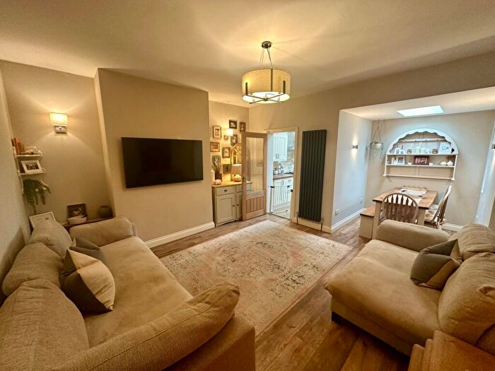 3 Bedroom Bungalow For Sale In Ashleigh Road, Newcastle Upon Tyne, NE5