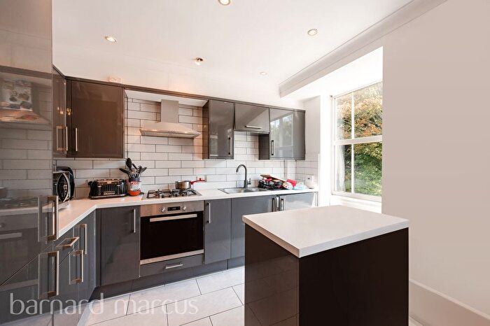 3 Bedroom Flat To Rent In Kingston Hill, Kingston Upon Thames, KT2