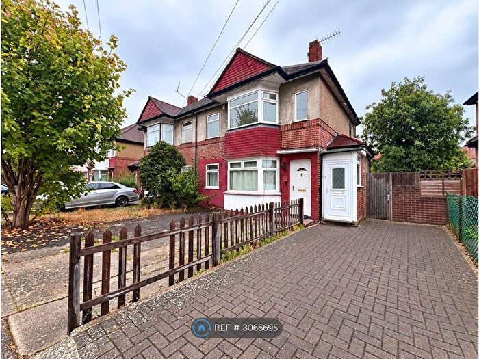 2 Bedroom Flat To Rent In Glenloch Road, Enfield, EN3