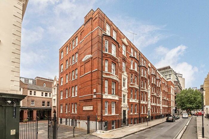 2 Bedroom Flat To Rent In Bury Place, Russell Chambers, WC1A