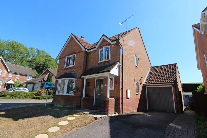 4 Bedroom Detached House For Sale In Violet Grove, Thatcham, RG18