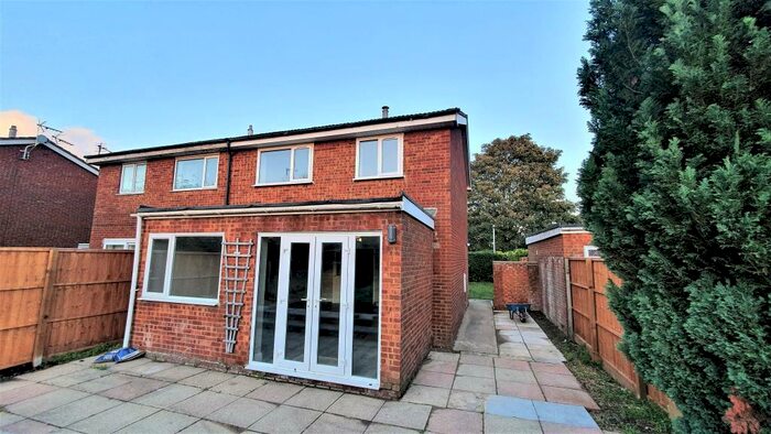 3 Bedroom Semi-Detached House To Rent In Linmere Walk, Houghton Regis, Dunstable, LU5