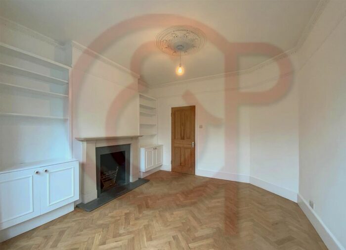 2 Bedroom Flat To Rent In Mill Hill Road, Acton, W3