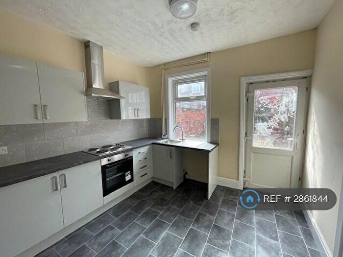 3 Bedroom Terraced House To Rent In Melville St, Bolton, BL3