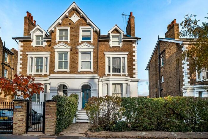 1 Bedroom Flat To Rent In Marlborough Road, Richmond, TW10