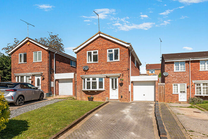 3 Bedroom Detached House For Sale In Hillside Close, Banbury, OX16