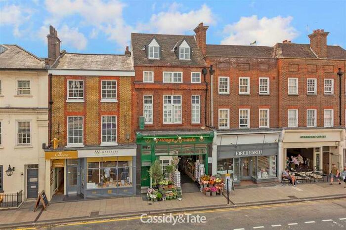 1 Bedroom Studio Flat To Rent In High Street, St. Albans, AL3