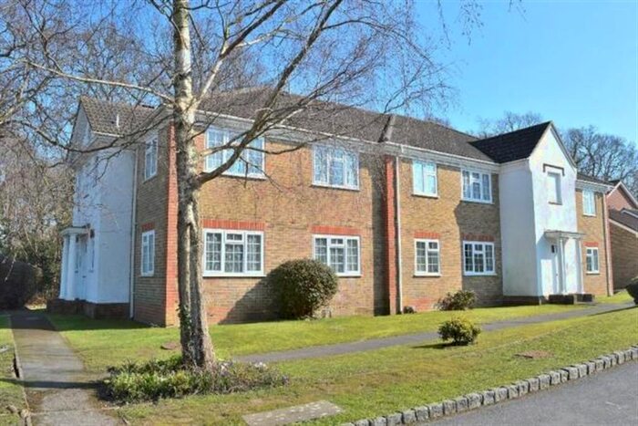 1 Bedroom Flat To Rent In Dunnock Close, Rowland's Castle, PO9