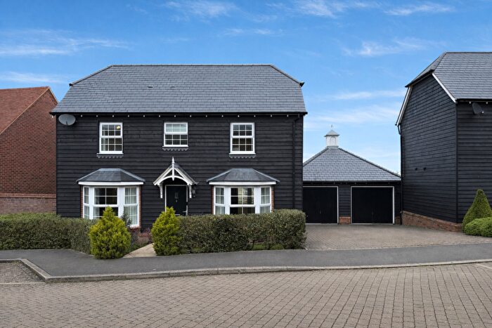 3 Bedroom Detached House For Sale In Humphries Green, Wantage, OX12