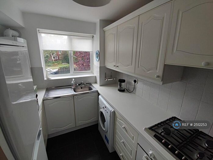 1 Bedroom Flat To Rent In Bream Close, London, N17