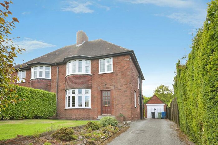 3 Bedroom Semi-Detached House For Sale In Balmoak Lane, Chesterfield, Derbyshire, S41