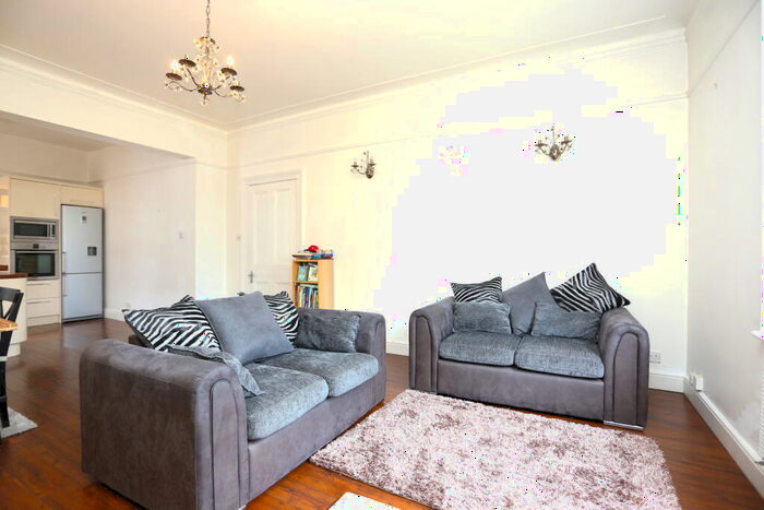 2 Bedroom Flat For Sale In Copers Cope Road, Beckenham, BR3