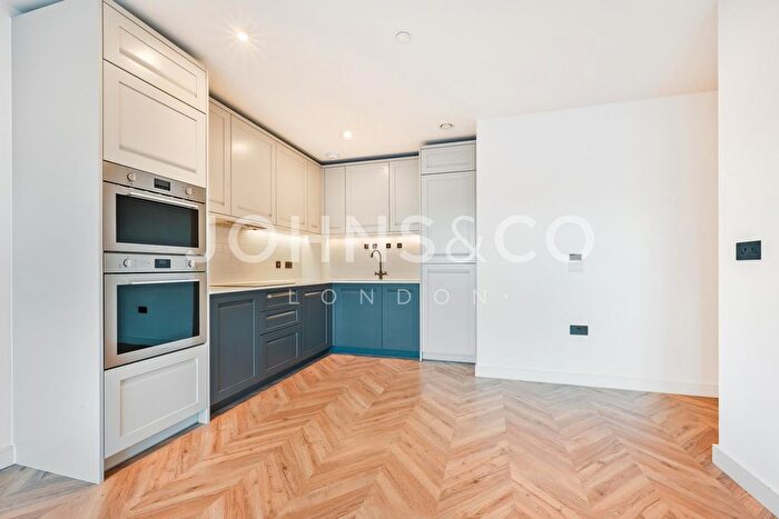 2 Bedroom Flat To Rent In Attlee House, Royal Exchange, Kingston Upon Thames, KT1