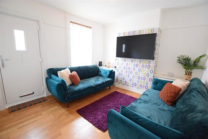 2 Bedroom Terraced House To Rent In St Faiths Street - Student House - /, LN1