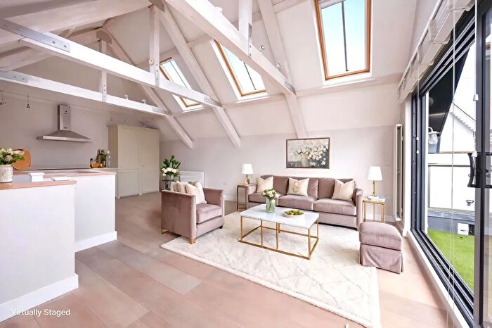 2 Bedroom Detached House To Rent In Selden Lane, Worthing, BN11