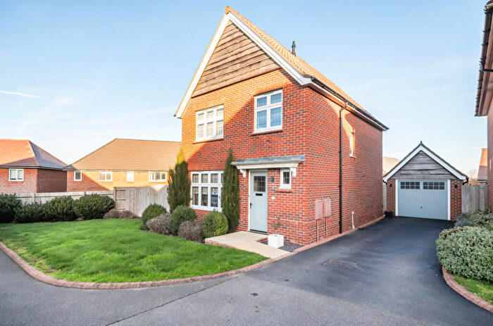 3 Bedroom Detached House For Sale In Kyte Close, Warminster, BA12