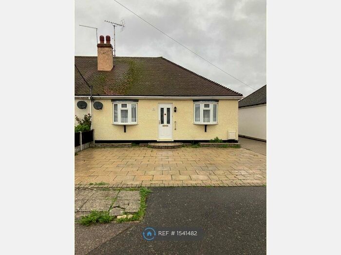 2 Bedroom Bungalow To Rent In Anne Boleyn Drive, Rochford, SS4