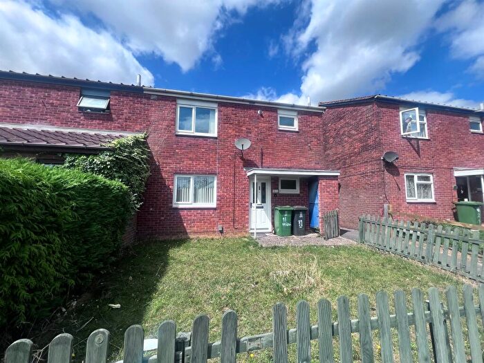 3 Bedroom End Of Terrace House For Sale In Verdi Close, Basingstoke, RG22