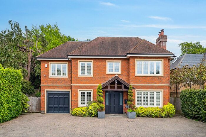 5 Bedroom Detached House For Sale In Leigh Place, Cobham, KT11