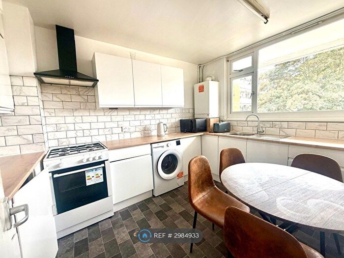 4 Bedroom Flat To Rent In Harpley Square, London, E1