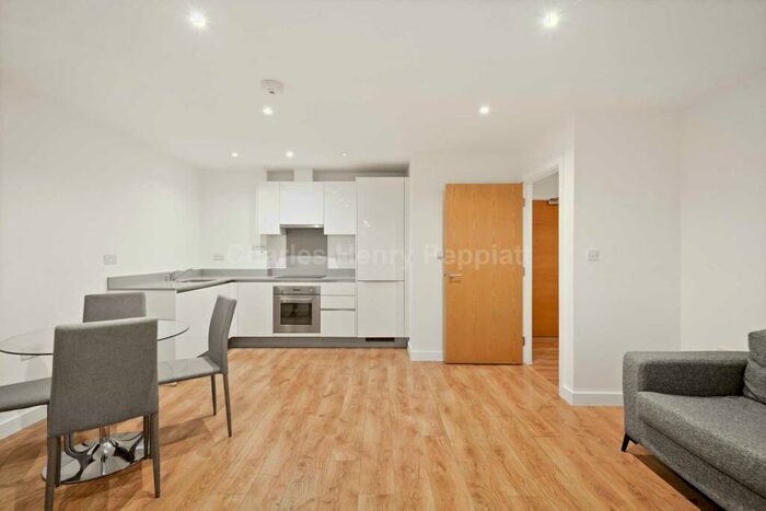 1 Bedroom Apartment To Rent In Sydney Road, Enfield Town, EN2